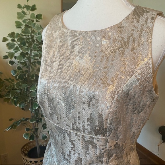 Trina Turk • Gold Sequin Cocktail Sheath Dress Sz 4 • New with Tags - Picture 3 of 8